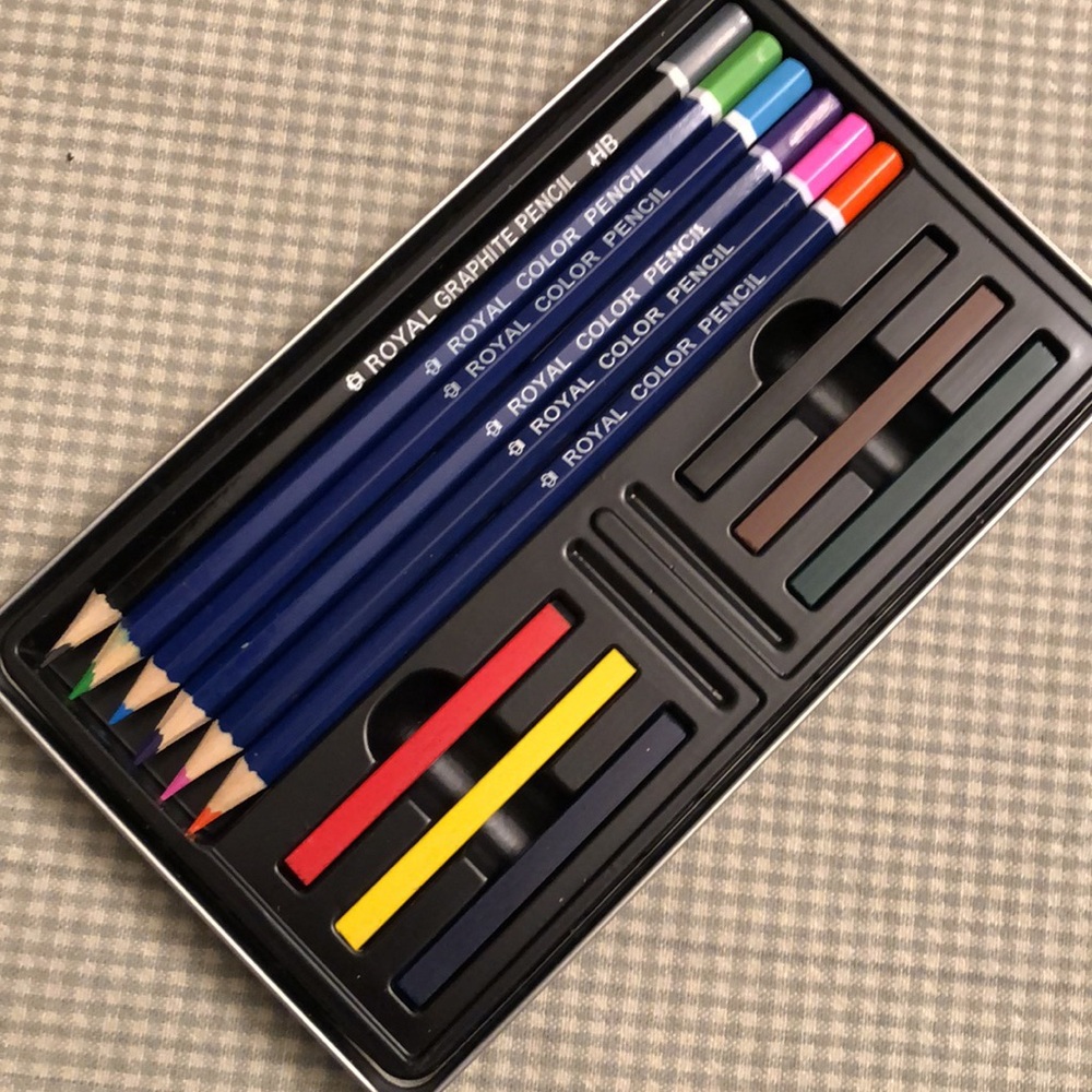 NWOT ROYAL & LANGNICKEL ESSENTIALS SMALL TIN PASTEL PENCIL ART 13-PC SET - #473